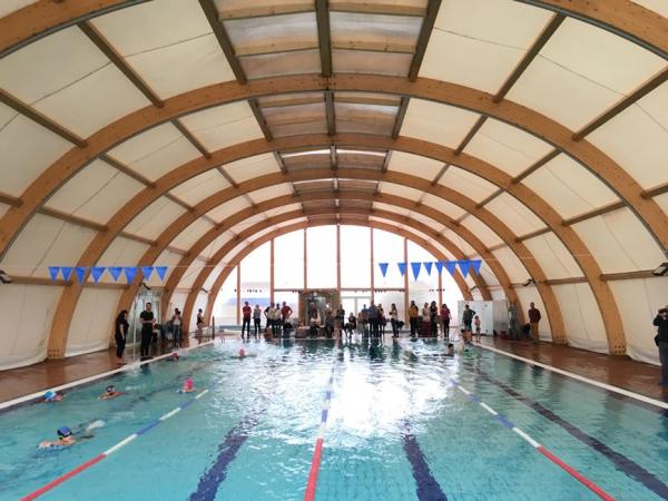 Őszi szünetet követően újabb óvodai csoportok kezdik meg az úszásoktatást